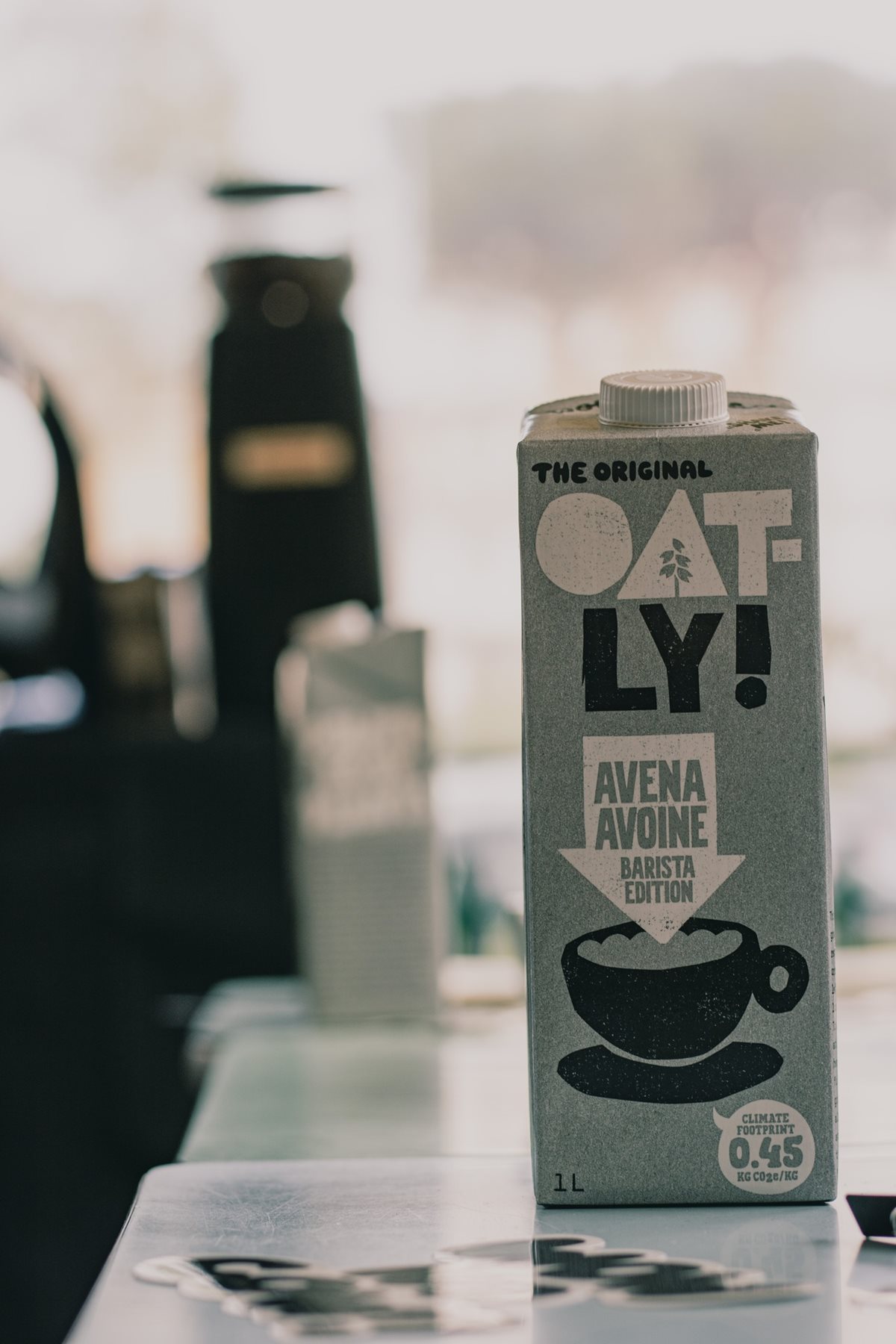 Oatly-carton.jpg Oatly-carton.jpg